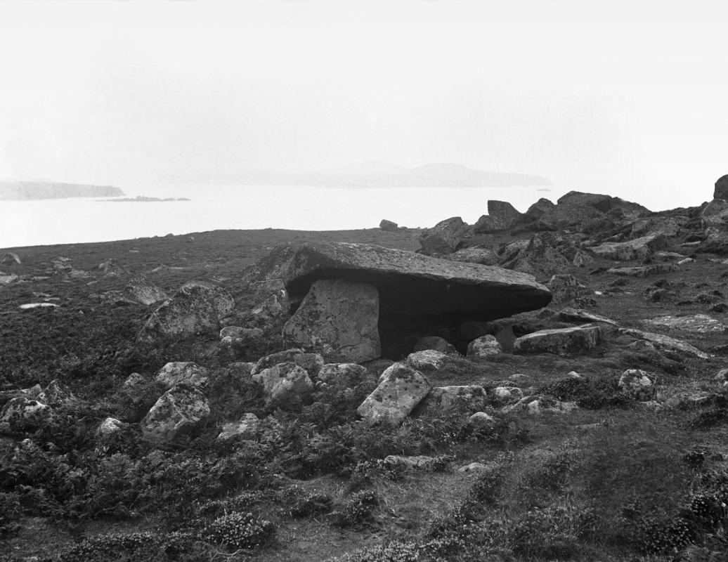 chambered tomb