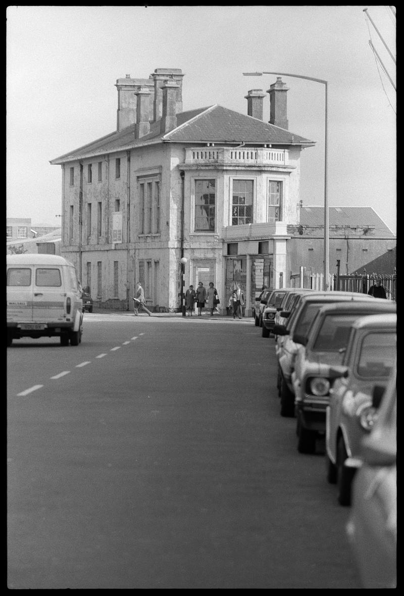 Bute Road Station building.