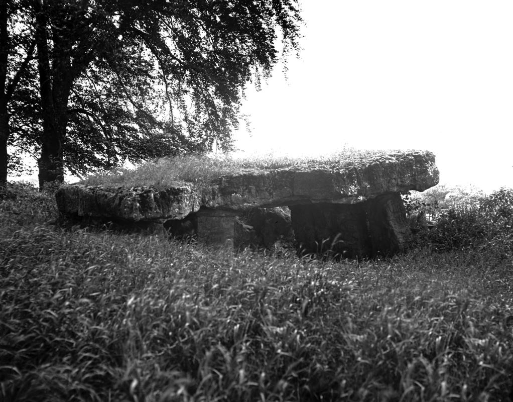 chambered tomb