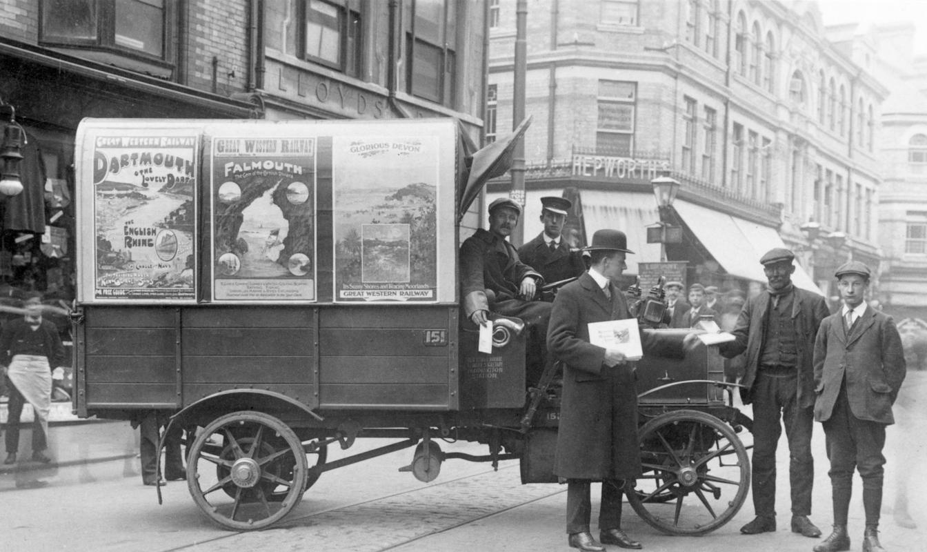 GWR/Straker Squire Delivery van advertising &quot;holiday Lines&quot;
