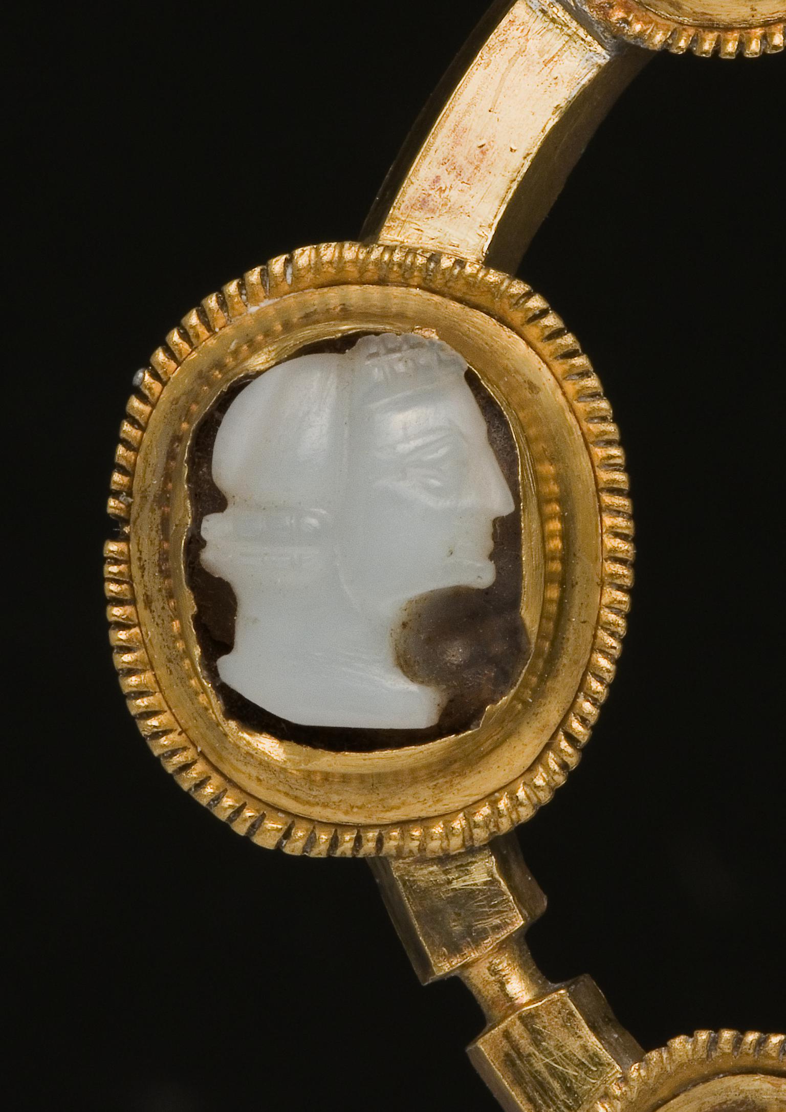 Medieval gold ring brooch