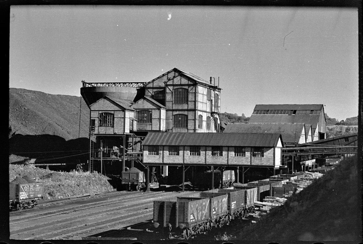 Llanharan Colliery, negative