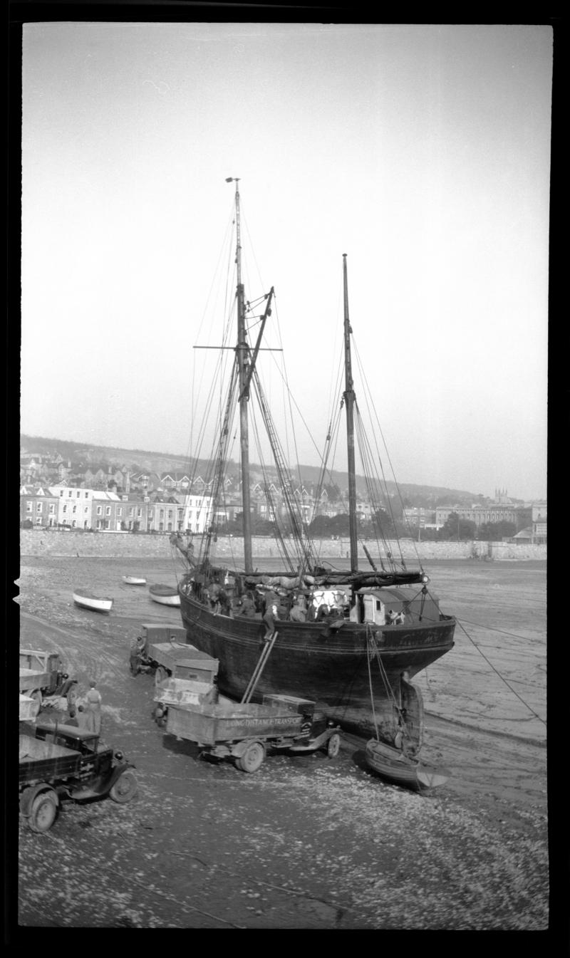 Ketch C.F.H., negative