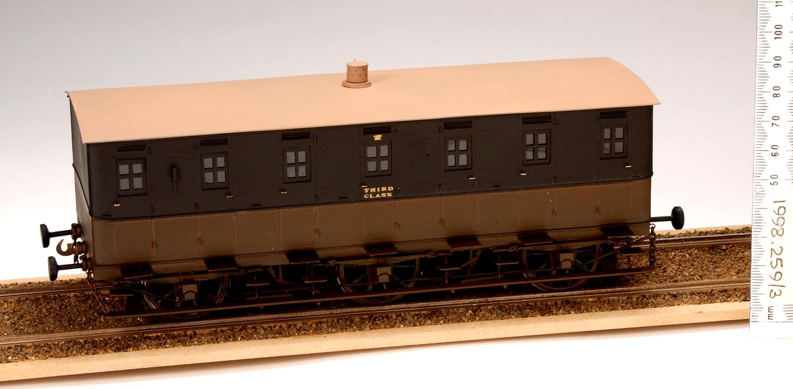 Vale of Neath Railway broad gauge coach model