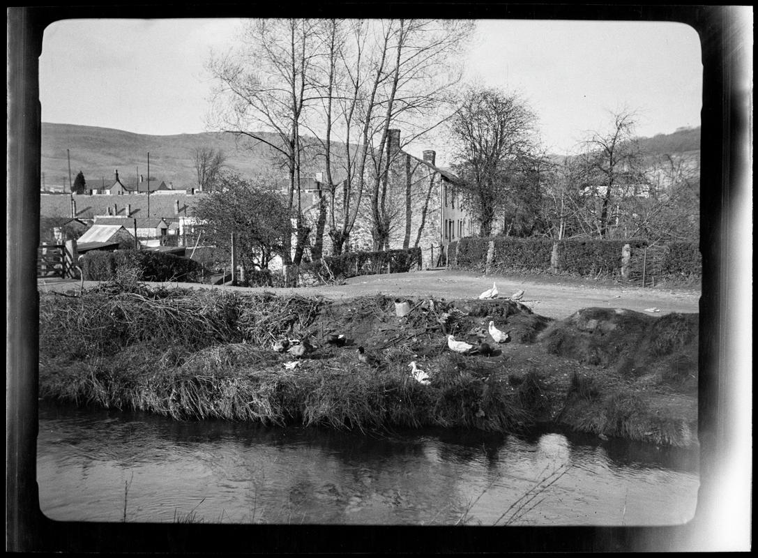 Pentyrch ironworks, negative