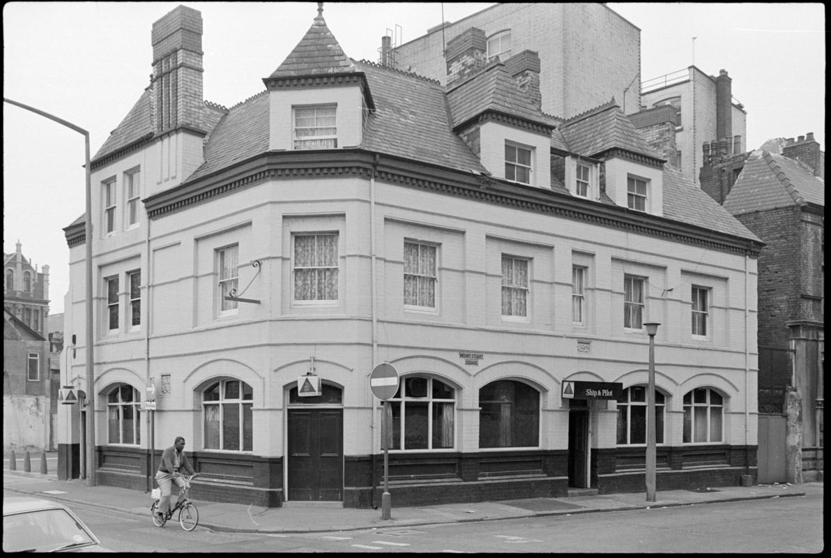 Butetown, negative