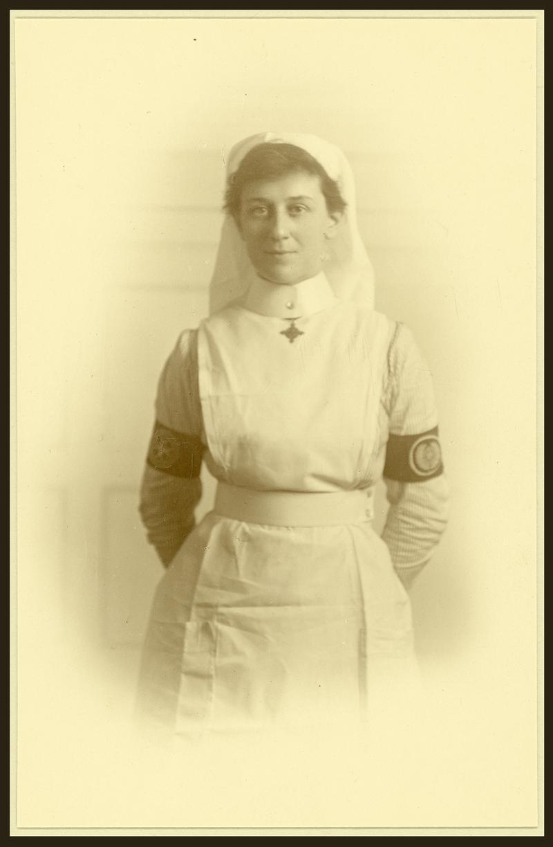 St John&#039;s Ambulance nurse&#039;s uniform, 1914-18