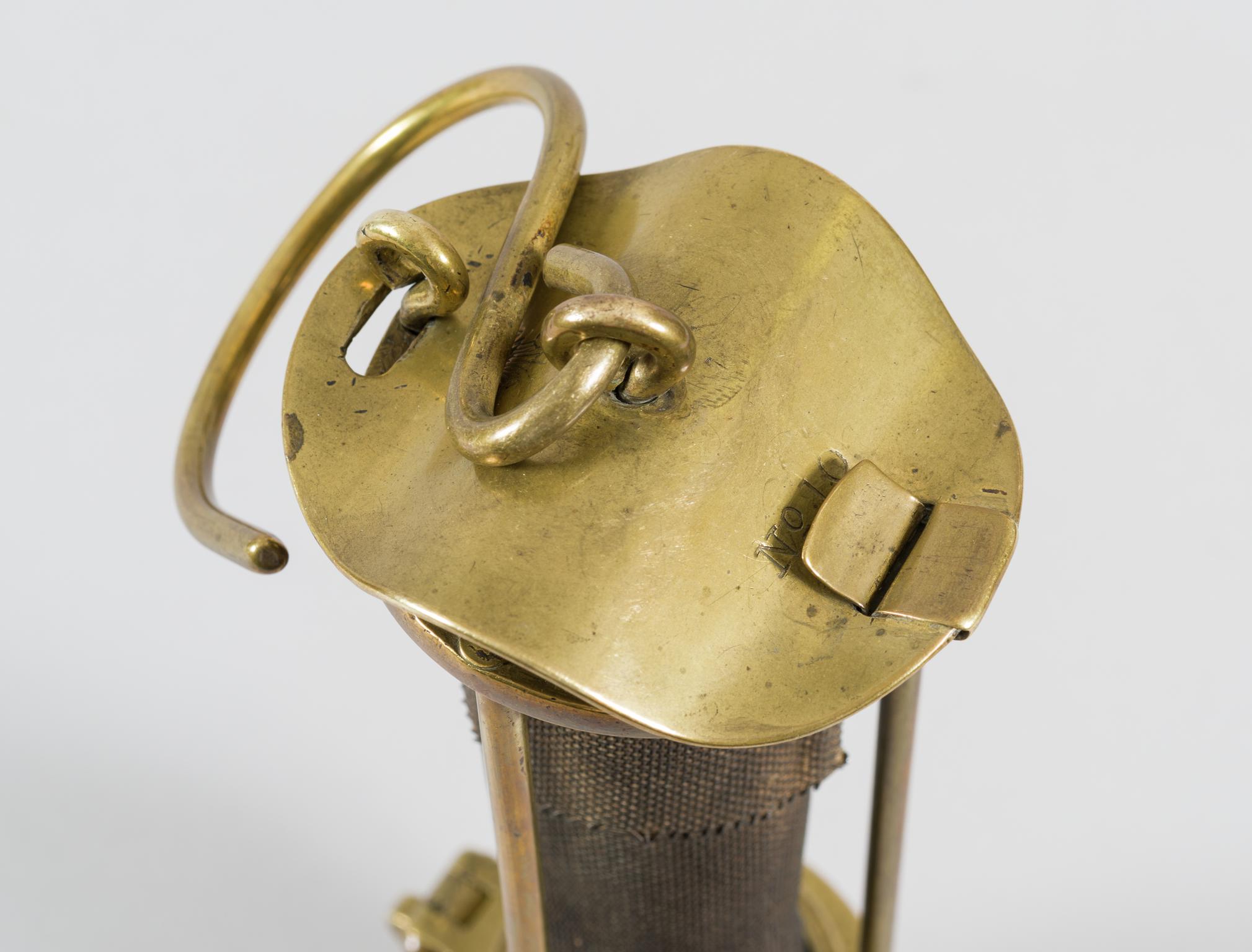 Davy No 10 flame safety lamp
