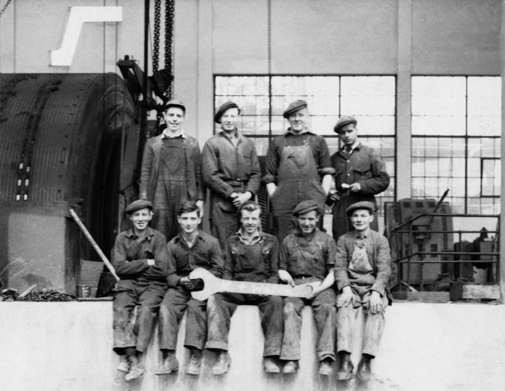 Maerdy Colliery winding house : 9 staff members