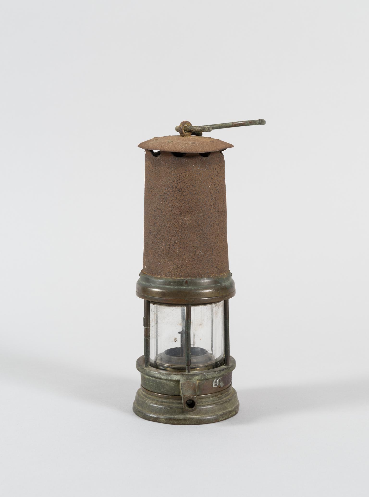 Cambrian flame safety lamp