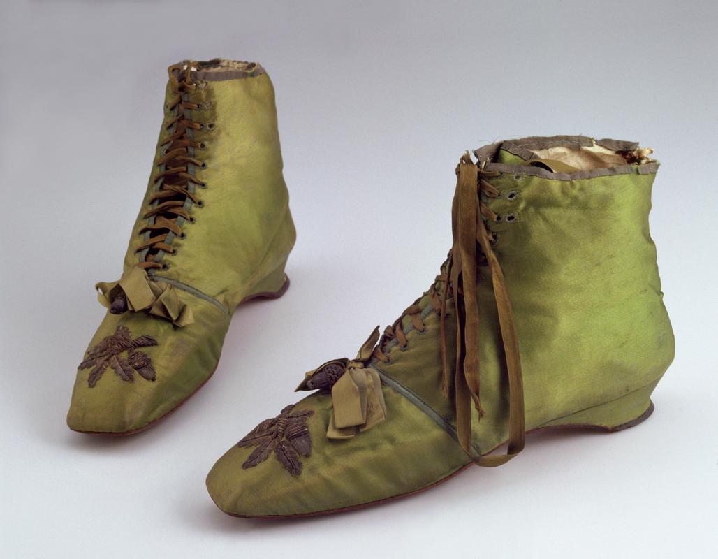 19th century women&#039;s green silk shoes