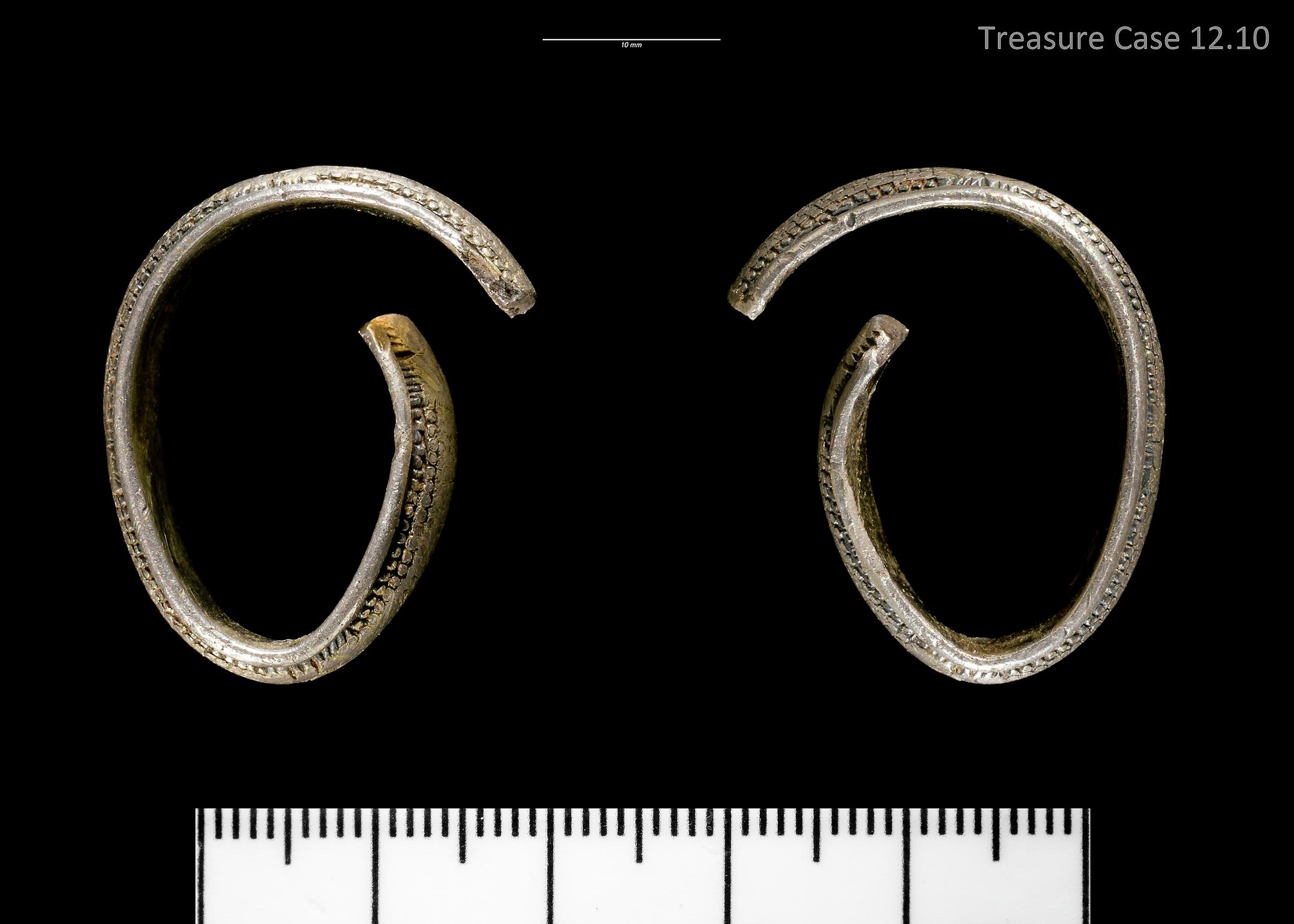 Medieval silver gilt finger ring