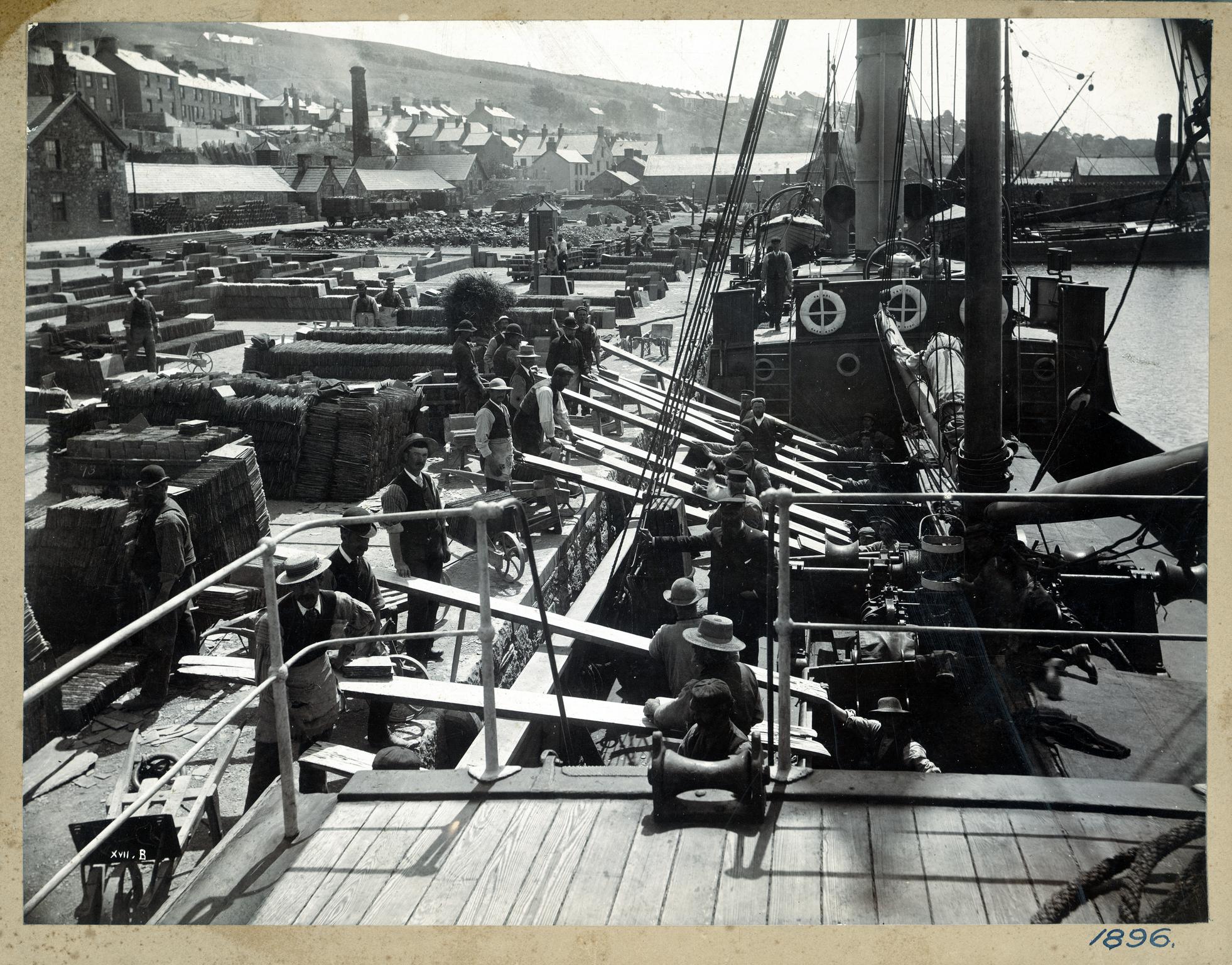 S.S. VAYNOL loading slate, Port Dinorwic, 1896