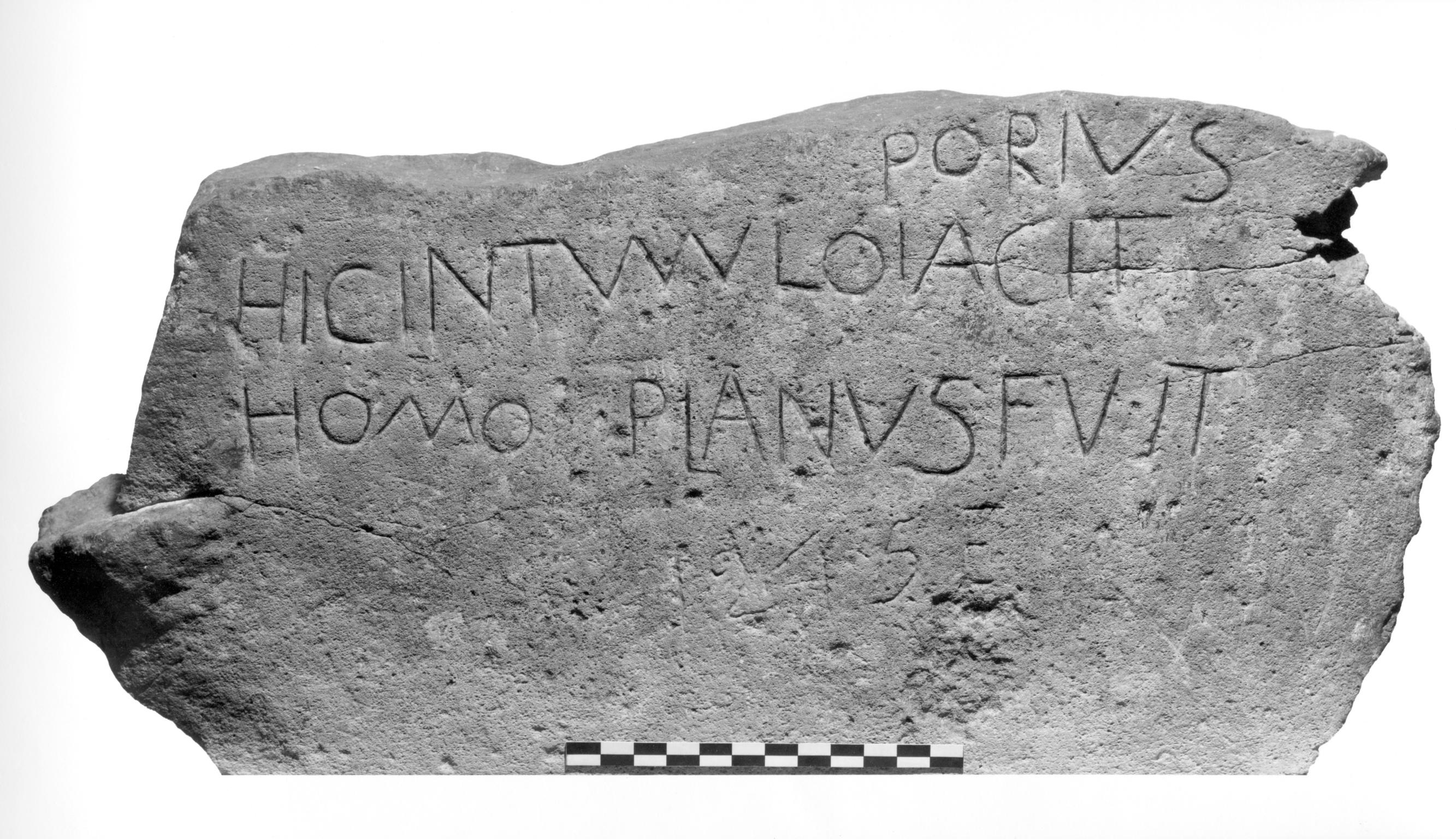 ECM: Trawsfynydd; Bedd Porius Stone