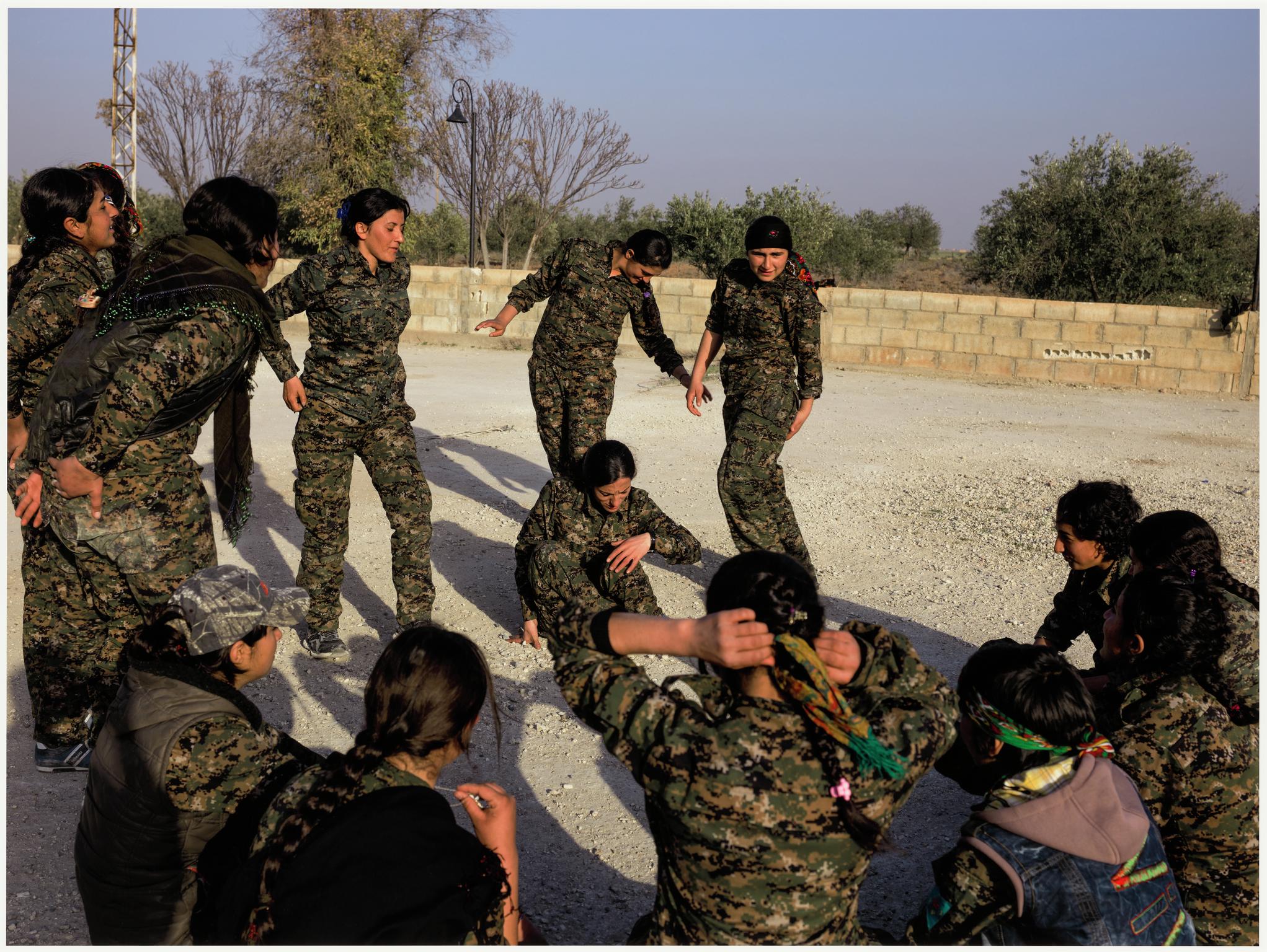 Kurdish women fighters