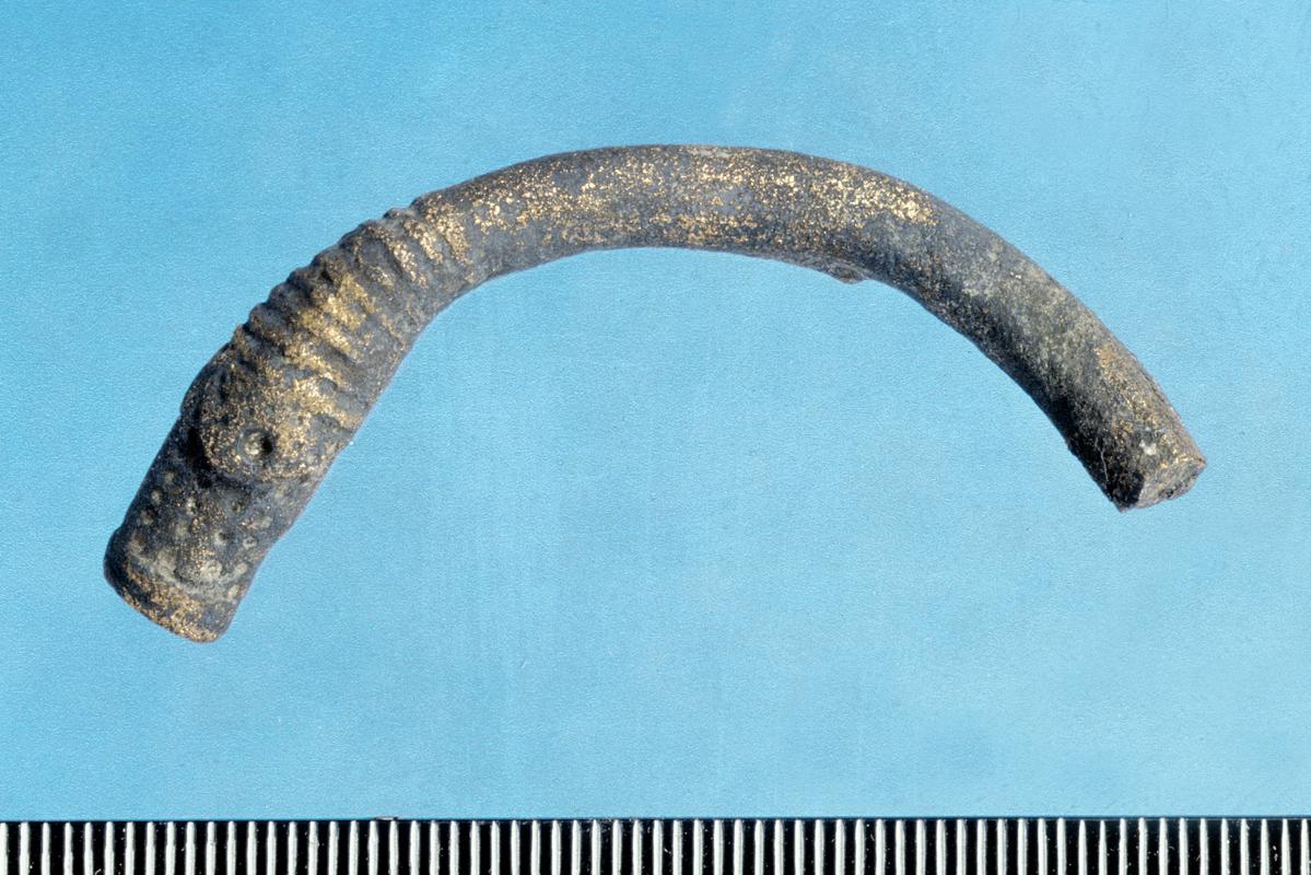 Early Medieval copper alloy penannular brooch