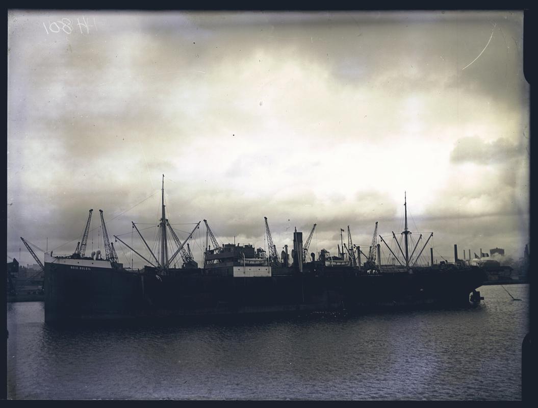 Port Broadside view of S.S. BOIS SOLEIL Cardiff Docks, c.1932.
