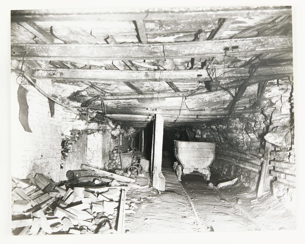 Pit bottom, Waterloo Shaft, Oakdale Colliery, May 1980.