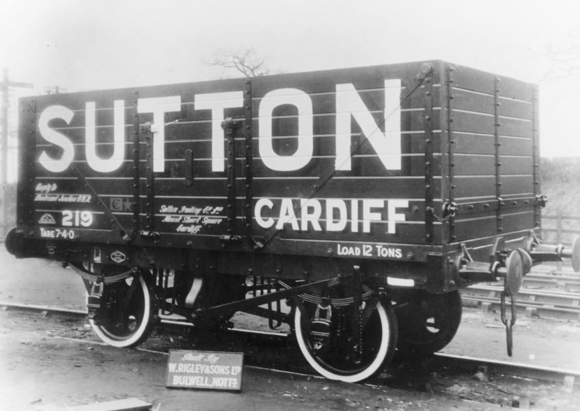 Private coal wagon &quot;Sutton&quot; No.129