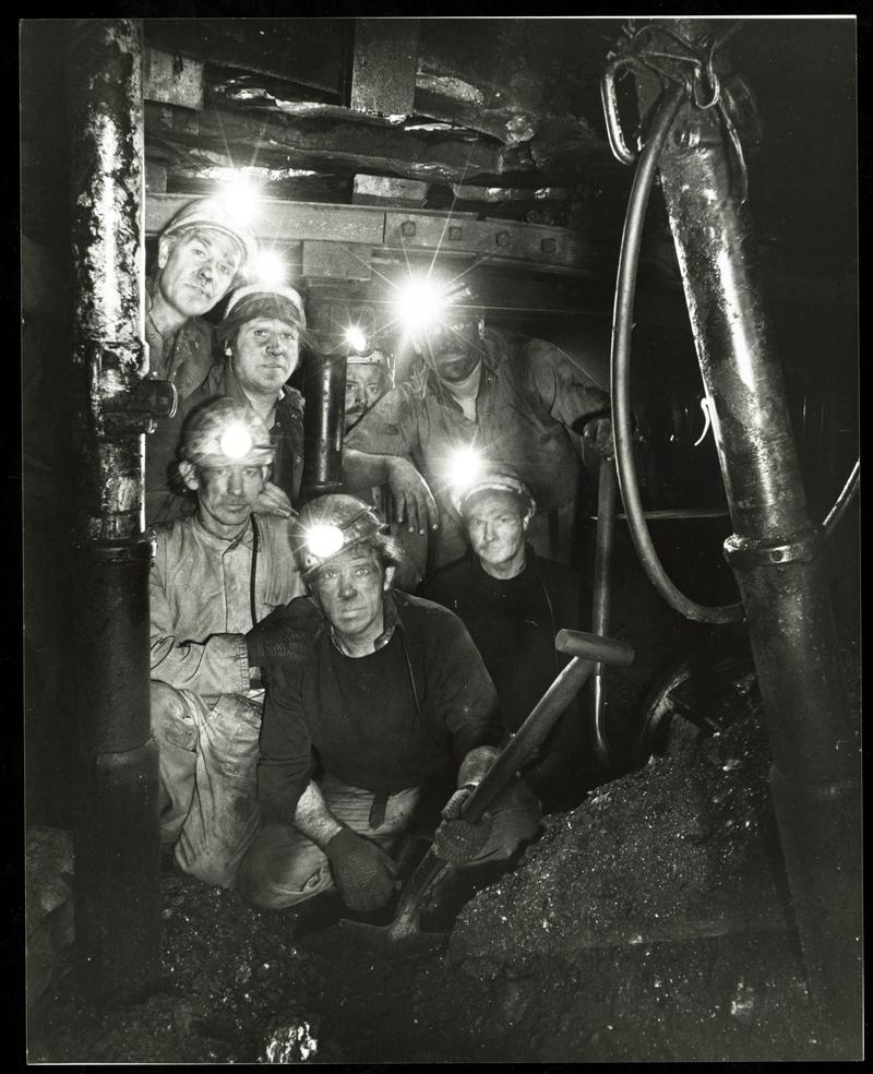 Photograph of &#039;Heavy Gang&#039; on 416s supply road at Lewis Merthyr Colliery.