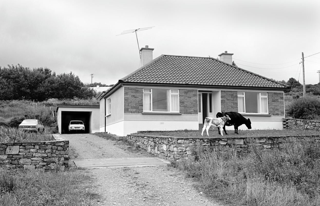 IRELAND. Killarney. Modern Bungalow. 1984.