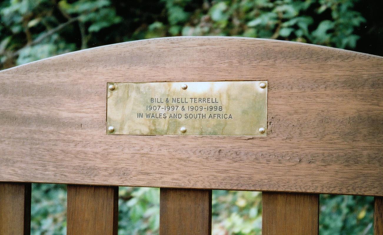 Memorial bench to Bill &amp; Nell Terrell in Roath Park