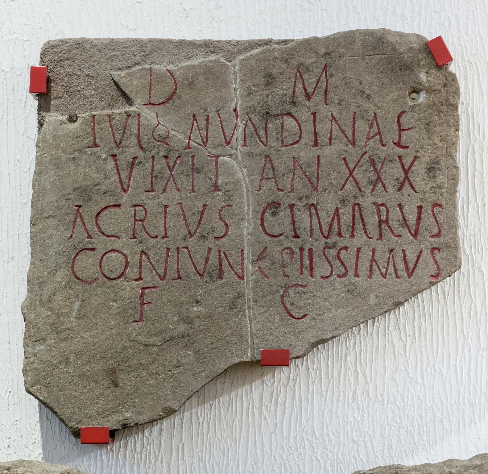 Roman gravestone (Ivlia Nundina)
