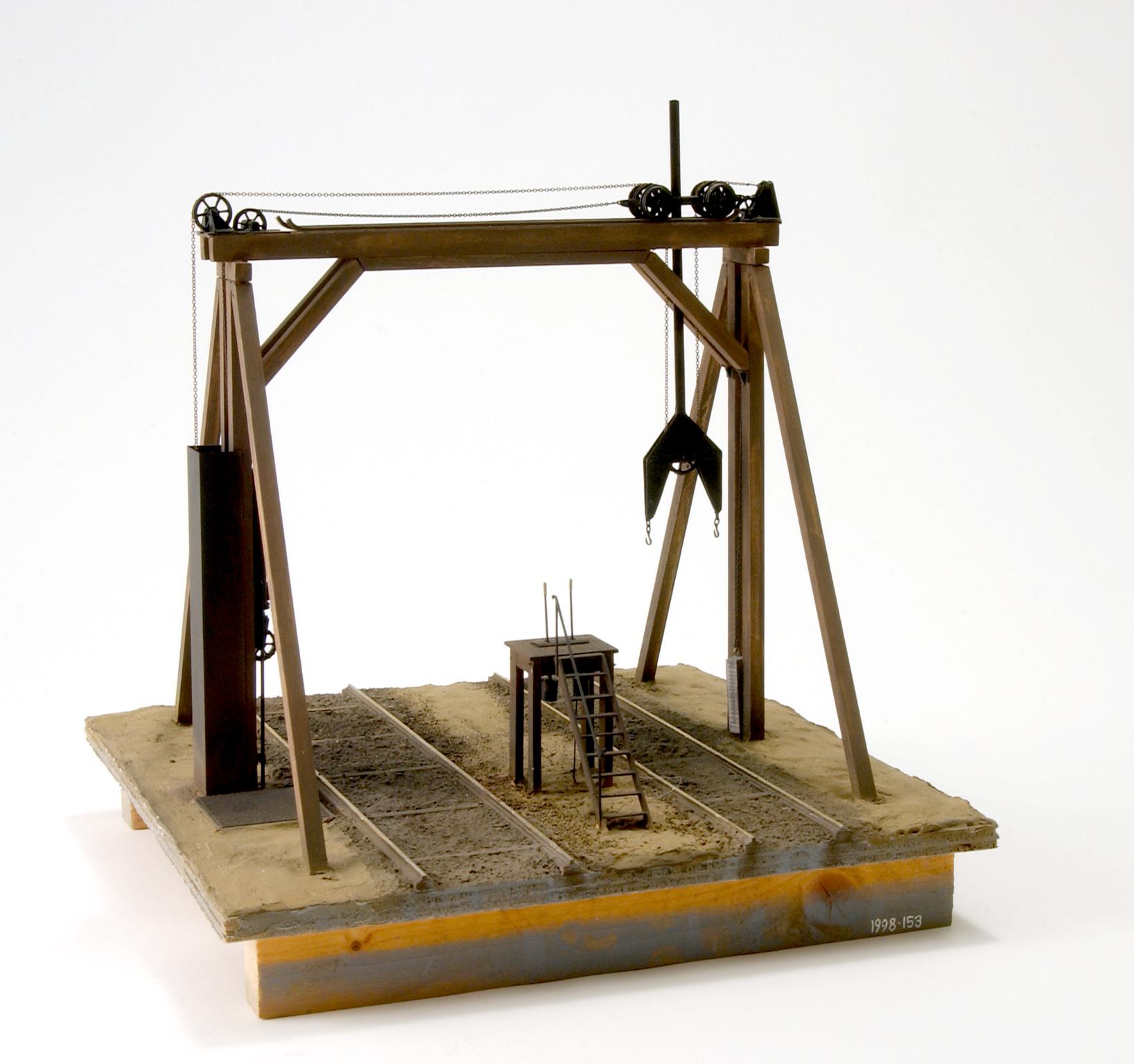 Model of coal box lifting apparatus