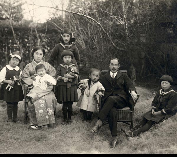 A photograph of the Japanese shell collector, Shintaro Hirase, his wife and six children.