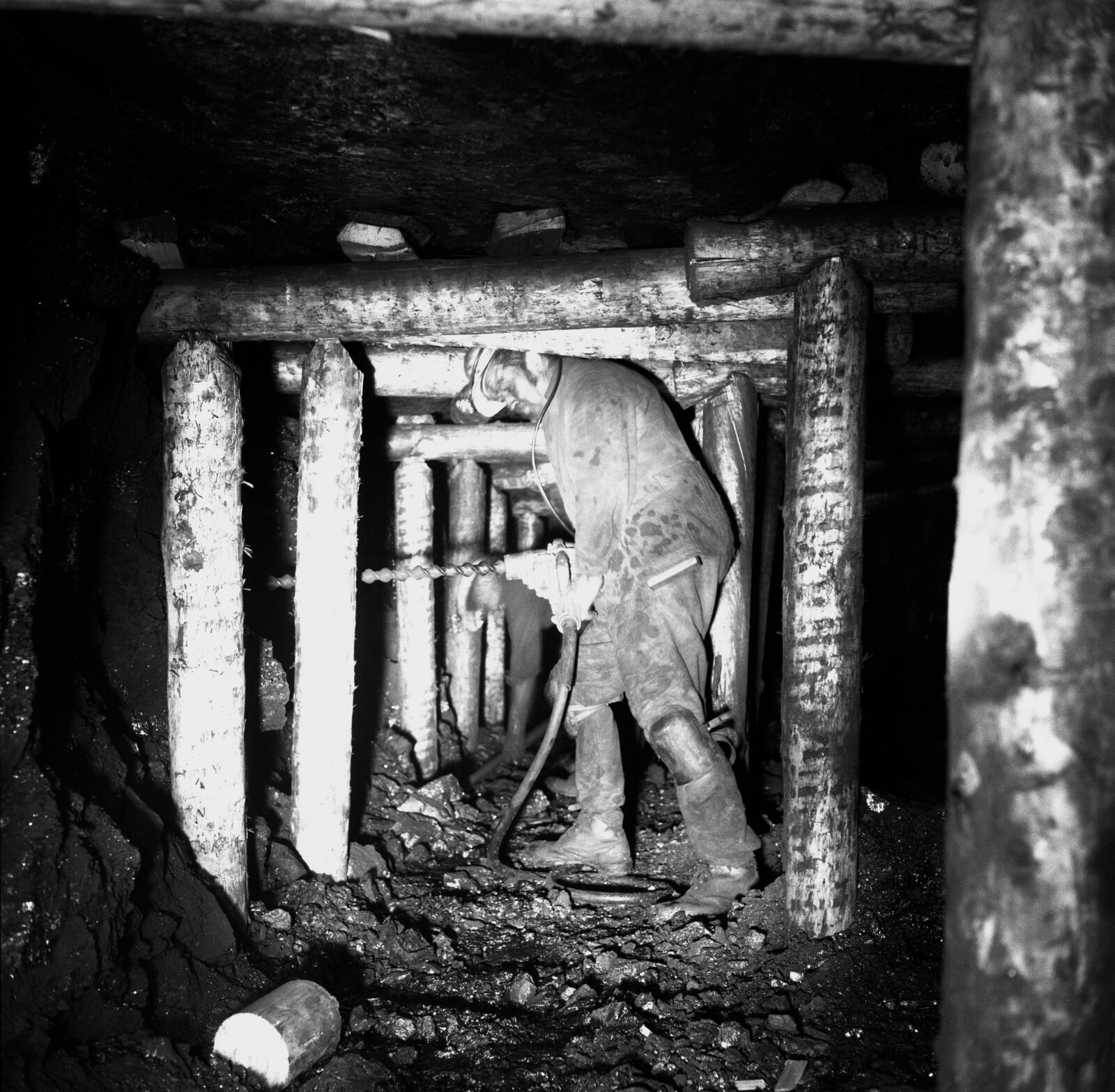 Ammanford Colliery, 1974, Gerald Gibson drilling a shot hole on the coal face.