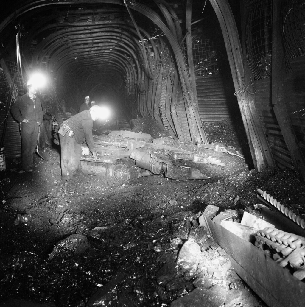 Cwmgwili Colliery, 1978, a Joy Loader and operators ready to commence work.