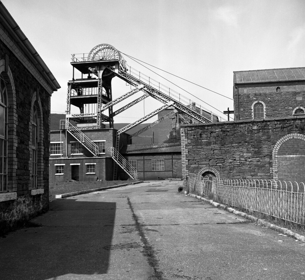 Ffaldau Colliery, 1977, the pit head.