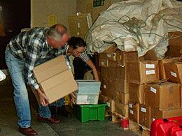 Mark Redknap starts to load the van for Anglesey.