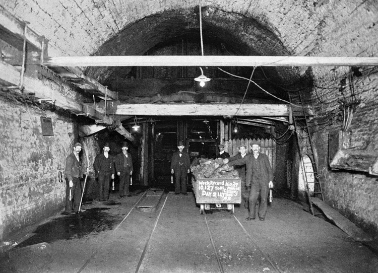 Pit Bottom. Marine Colliery, Cwm, c.1907.  