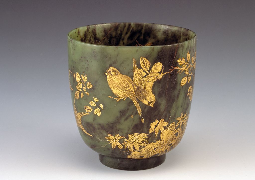 Jade cup decorated with birds in gilt, 1700-1900