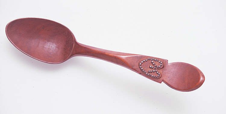 Lovespoon with ridged stem and curved terminal
