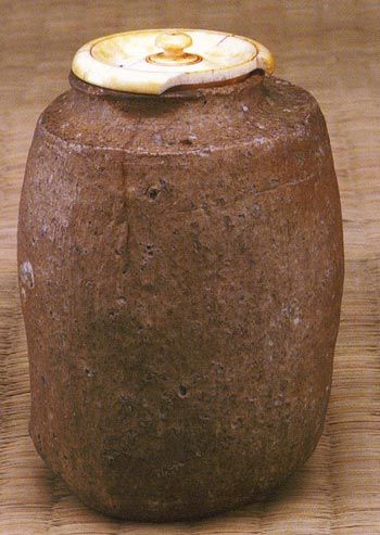Chaire (tea jar), Shigaraki stoneware, probably late 16th century