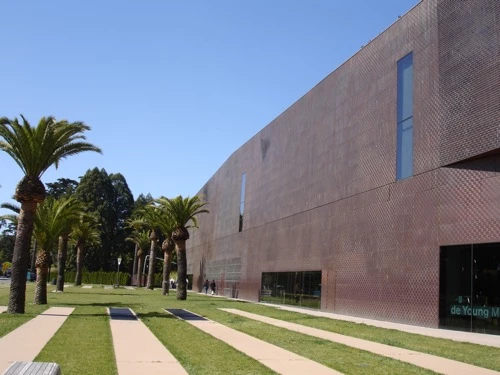 De Young exterior