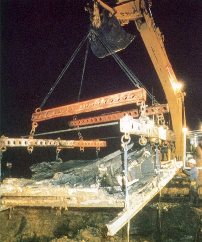 Raising the boat from the mud 4.00am August 27th 1995