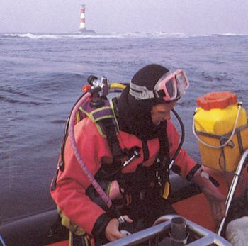 Diving operations on the Smalls Reef (1992)
