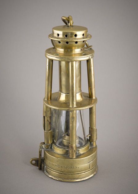Hepplewhite Gray flame safety lamp