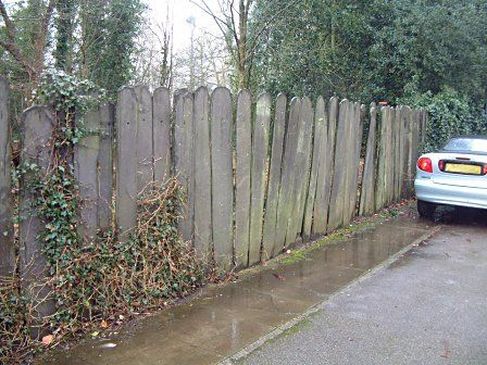 The slate pillar fence at Bisham (Windsor and Maidenhead)