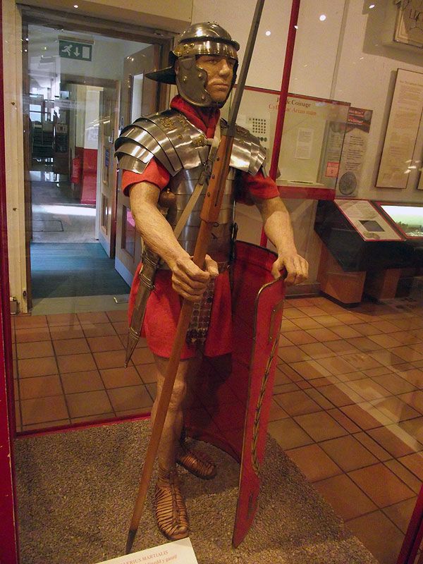 Anthony and Raisha discuss equipment that was used by soldiers such as swords, armour and shields. 