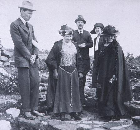 R. E. M. Wheeler with Lady Lloyd George (far right) at Segontium in 1922. Image © Private collection.