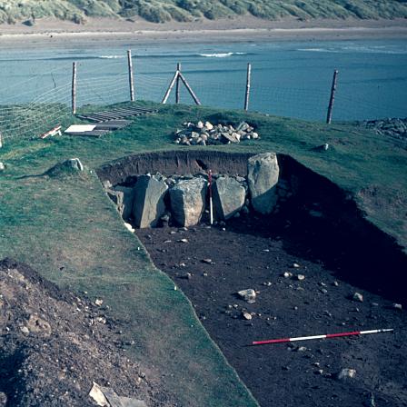 Trwyn Du (Anglesey). The Mesolithic site at Trwyn Du lies beneath a Bronze Age Cairn constructed around 2000BC. It was excavated in 1977 when it became clear that the site was threatened by coastal erosion.