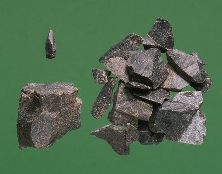 A small group of later Mesolithic flints from Cefn Rhos-Gwair (Rhondda Cynon Taff), dating from 7500-4000BC.