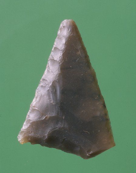 Arrowhead from Lluest Wen (Rhondda Cynon Taff), dating to the later Neolithic (3400-2500BC).