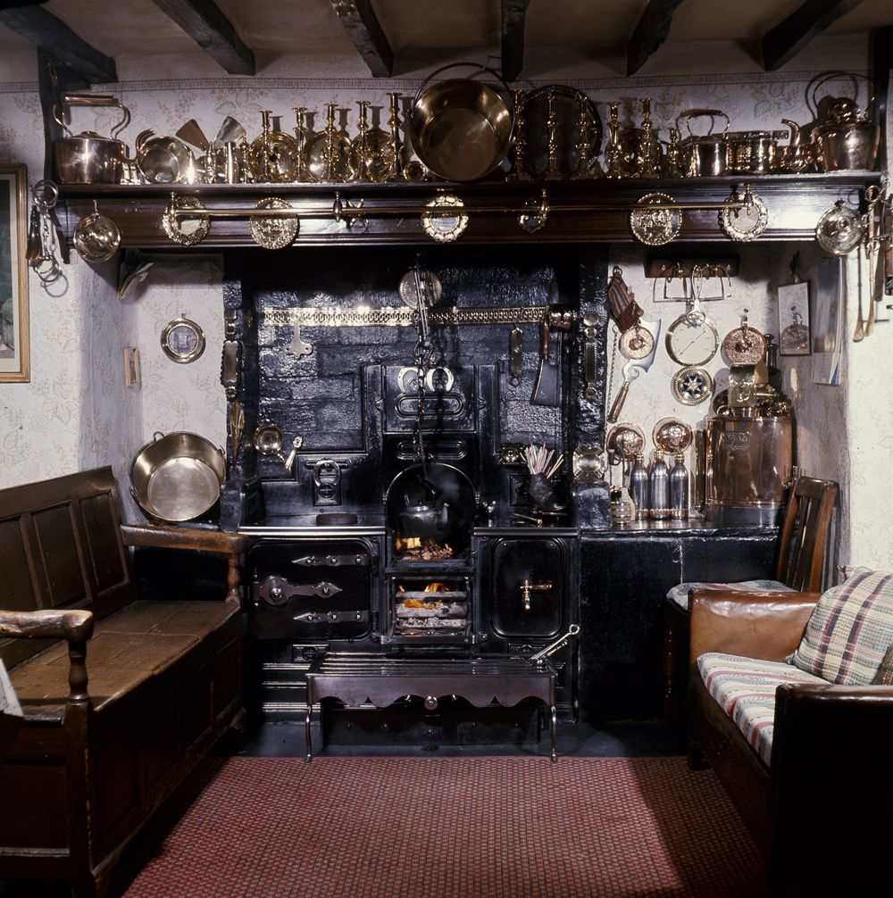 An example of the kitchen range, common in farmhouses and cottages throughout Wales in the eraly 1900s. Tŷ Newydd Ffynnon, Manod, near Blaenau Ffestiniog.