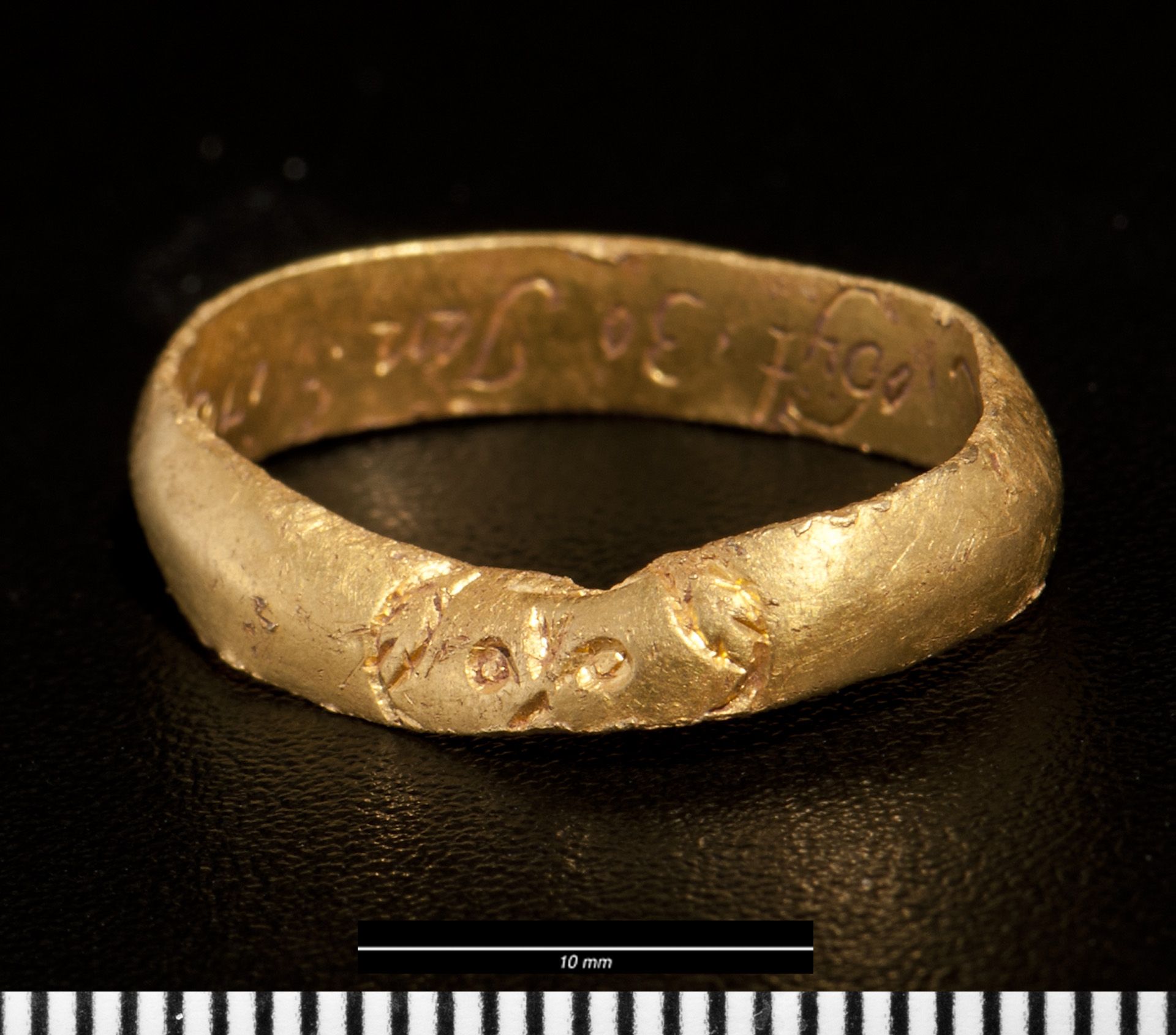 Mourning ring from Hundleton, Pembrokeshire