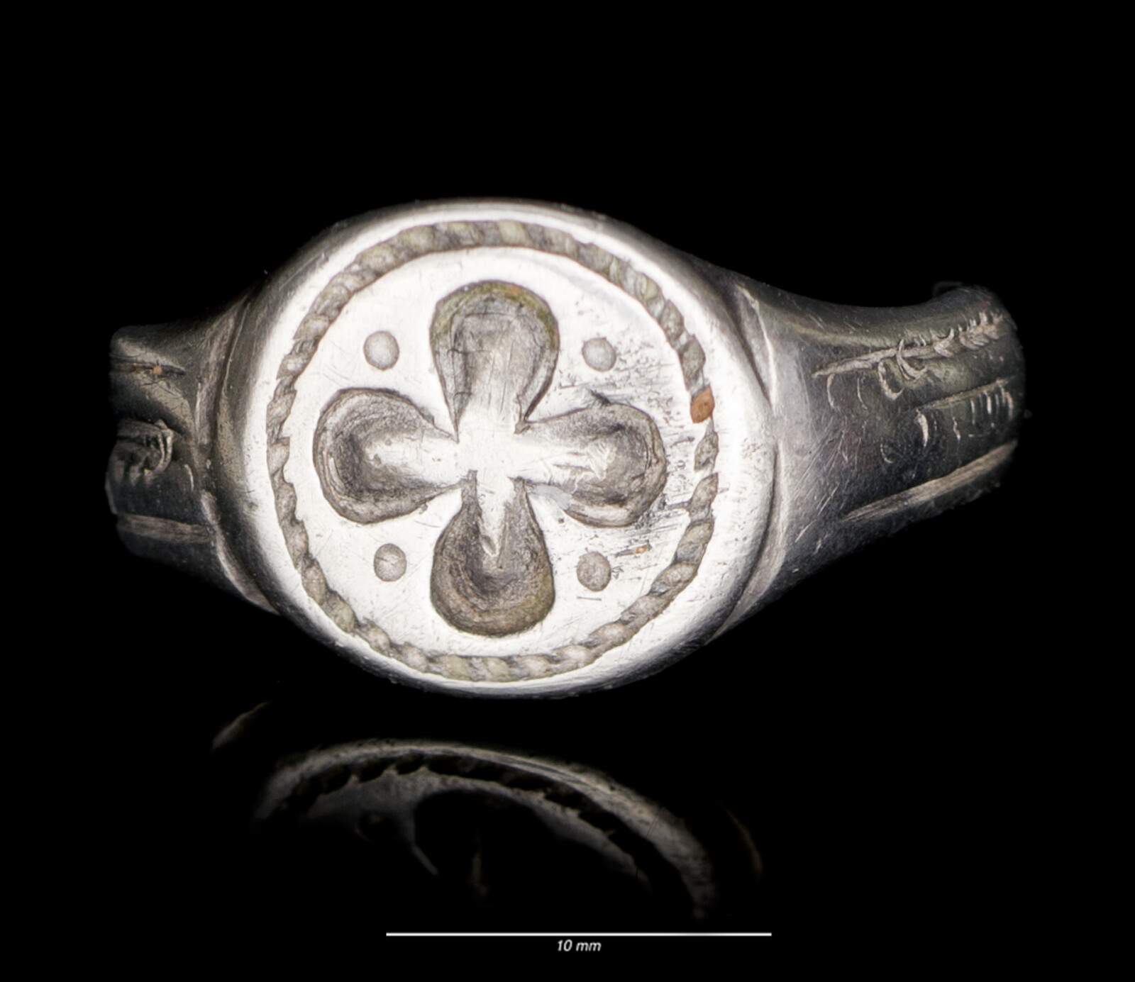 Signet ring from Sully